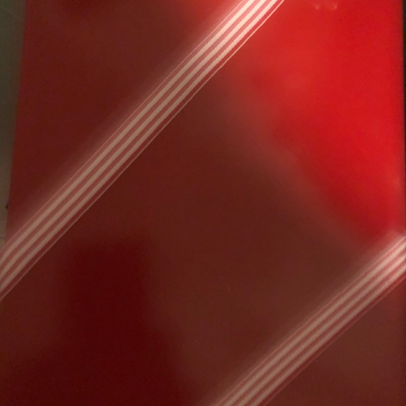 NWT Hallmark gingerbread cookie cutter and plate - Picture 3 of 4